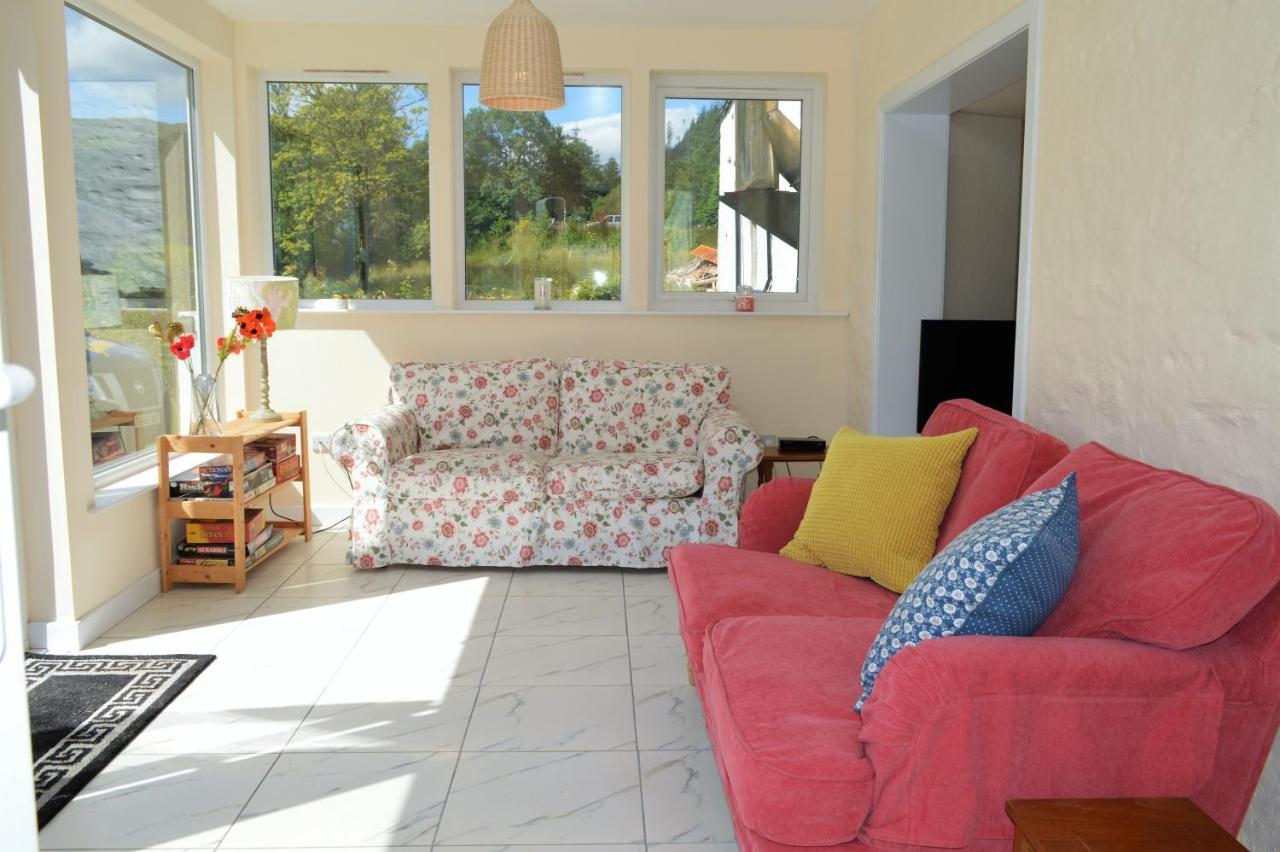 Gorsnavoon Cottage Clachaig Экстерьер фото
